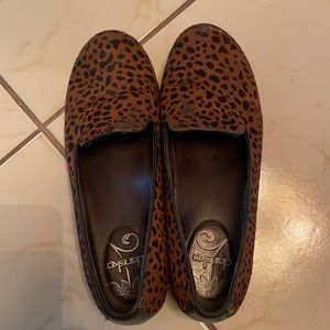 Dansko leopard size 39 shoes/8.5